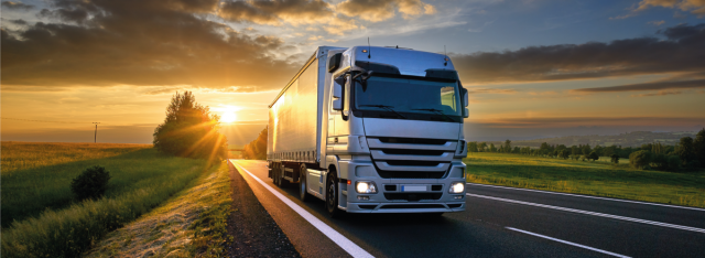 Parceria auxilia caminhoneiros